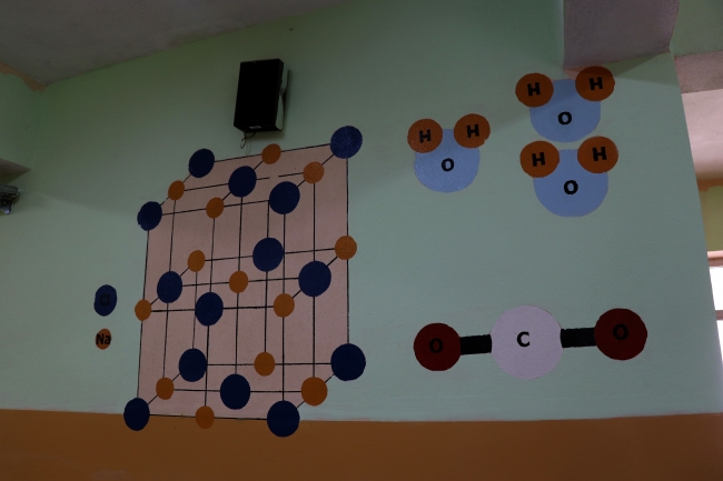 Fedakar öğretmenden öğrencileri için Formül Duvarı