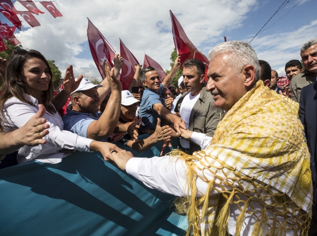 Başbakan Yıldırım: Ülkeyi bölmeye çalışanların korkulu rüyası oluruz.
