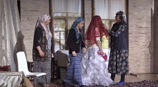 Çocuk gelinlerin "sessiz çığlığı" tiyatro sahnesinde