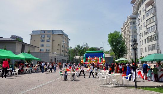 Kırgızistan'da 23 Nisan kutlaması