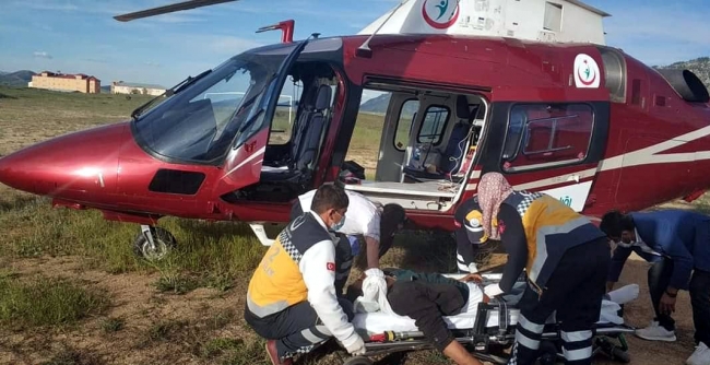 Yaylada rahatsızlanan gencin imdadına ambulans helikopter yetişti
