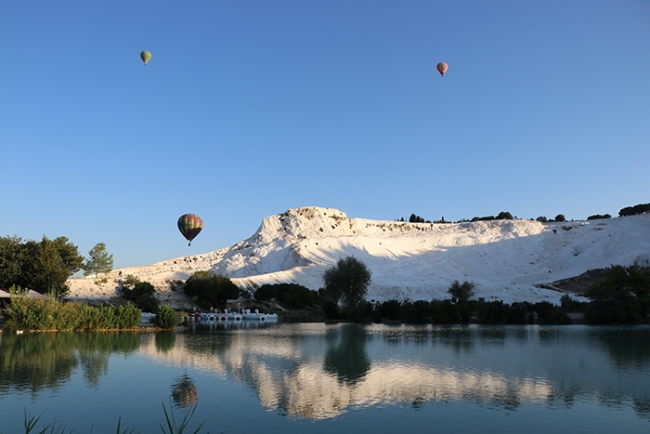 Pamukkale'de balonlar yeniden havalandı