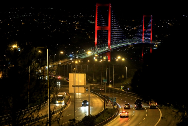 İstanbul'da kısıtlamanın ardından hayat normale döndü