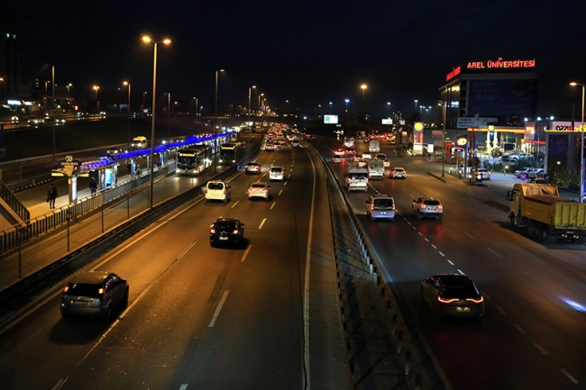 İstanbul'da kısıtlamanın ardından hayat normale döndü