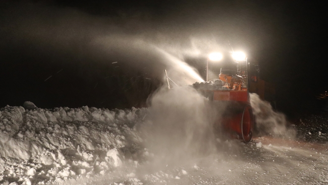 Kar timlerinin sıfırın altında 25 derecede zorlu mesaisi