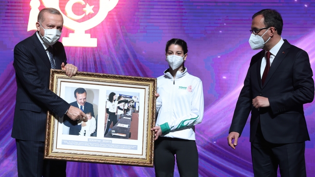 Cumhurbaşkanı Erdoğan: Türkiye spor altyapısında da çağ atlamıştır