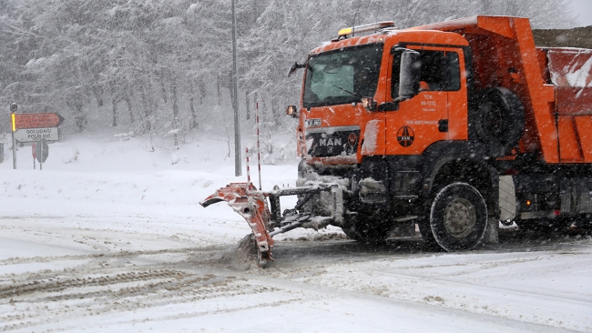 Bolu Dağı'nda yoğun kar yağışı