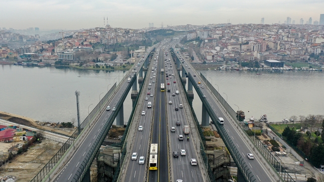 Kontrollü normalleşmeyle cumartesi günü sokağa çıkıldı