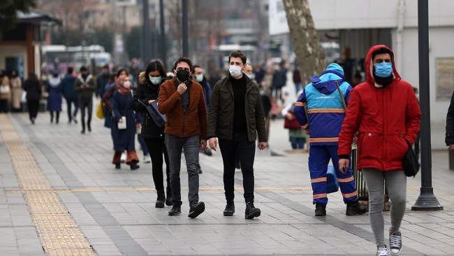 Kontrollü normalleşmeyle cumartesi günü sokağa çıkıldı