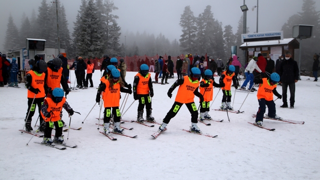 Ilgaz'da geleceğin kayakçıları yetişiyor