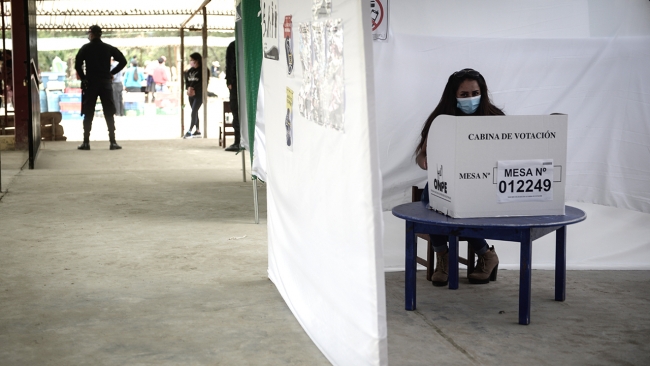 Peru'da devlet başkanlığı 2. tur oy verme işlemi başladı