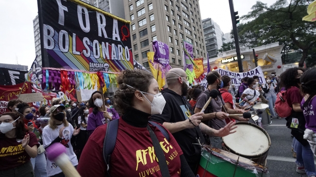 Brezilya'da hükümetin salgına karşı tutumu protesto edildi