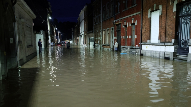 Belçika'da sokaklar göle döndü