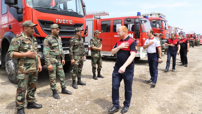 Azerbaycan'dan yangınlarla mücadeleye destek