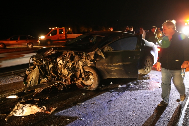 Domuz sürüsünün neden olduğu kazada 6 kişi yaralandı