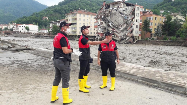 30 saniyede parmak izinden afetzedenin kimliğini belirliyorlar