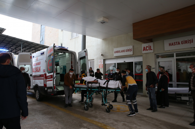 Tokat'ta yolcu minibüsü ile kamyon çarpıştı: 2 ölü, 13 yaralı