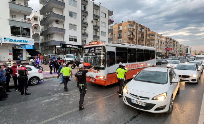 Mersin'de özel halk otobüsü ile minibüs çarpıştı: 20 yaralı