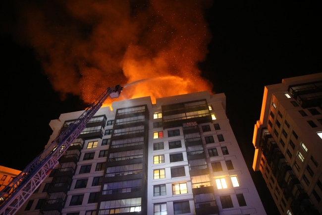 Eskişehir'de 11 katlı binada yangın