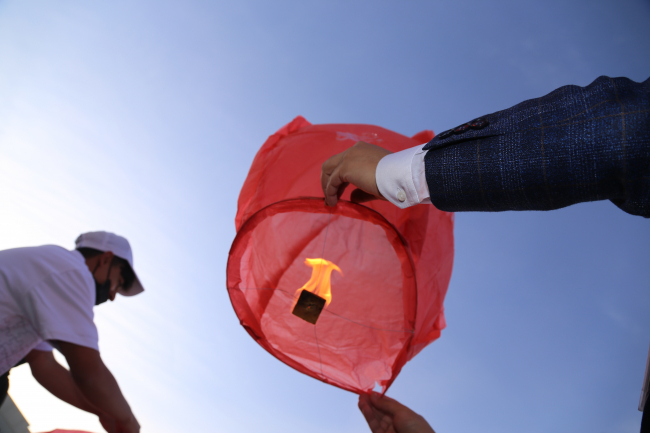 Organ bağışına dikkat çekmek için balonları gökyüzüne bıraktılar