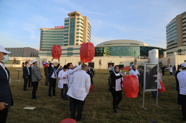 Organ bağışına dikkat çekmek için balonları gökyüzüne bıraktılar