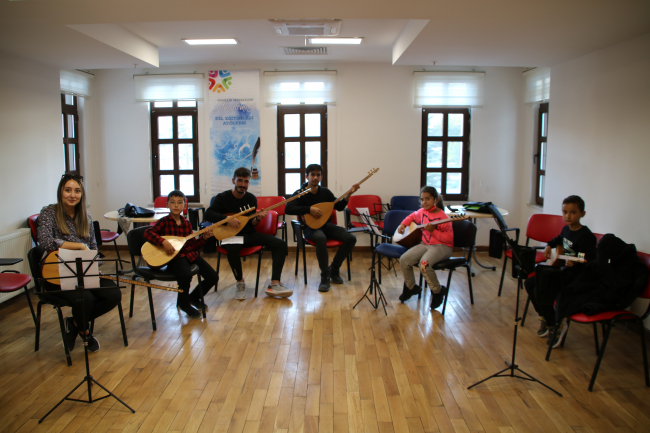 Kırşehirli gençler Neşet Ertaş'ın izinde