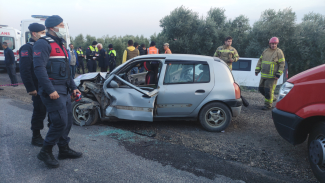 Bursa'da otomobil ile minibüs çarpıştı: 7 yaralı