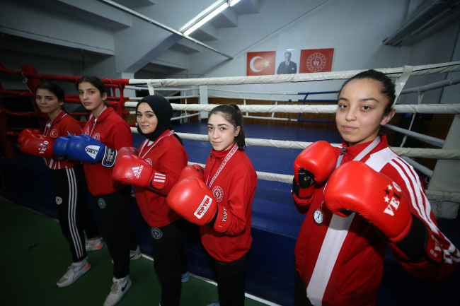 Ordulu kadın boksörler Sürmeneli'yi örnek alıyor