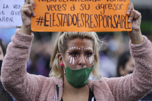 Arjantin'de binlerce kişi kadına yönelik şiddeti protesto etti