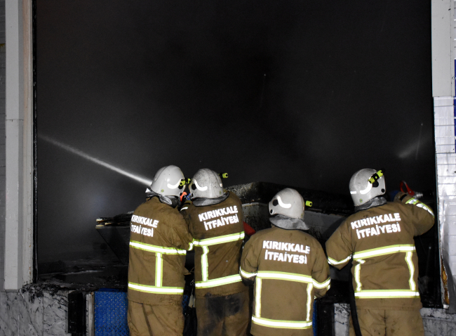 Kırıkkale'de soğuk hava deposunda yangın