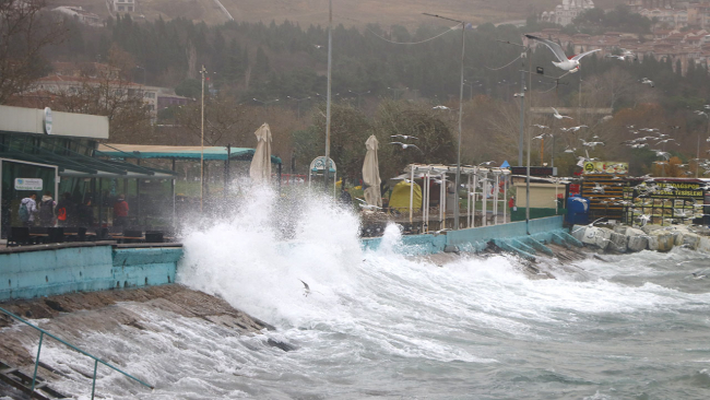 Marmara'da balıkçılar denize açılamadı