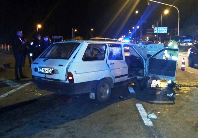 Amasya'da otomobil ile hafif ticari araç çarpıştı: 5 yaralı