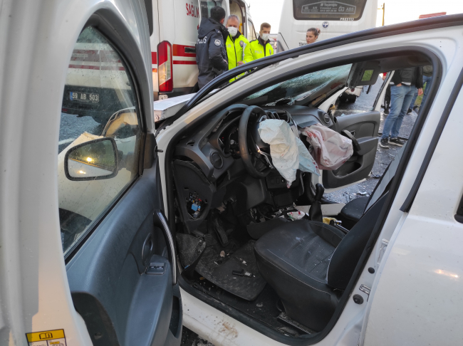 Tekirdağ'da otomobil ile minibüs çarpıştı: 5 yaralı