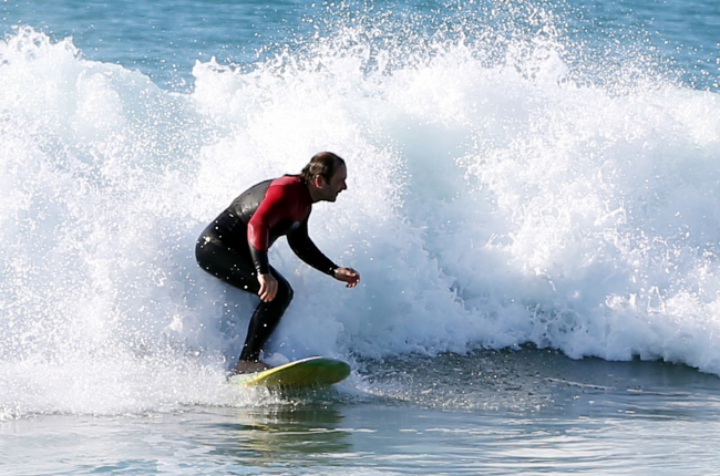 Aralık ayında Antalya'da sörf keyfi