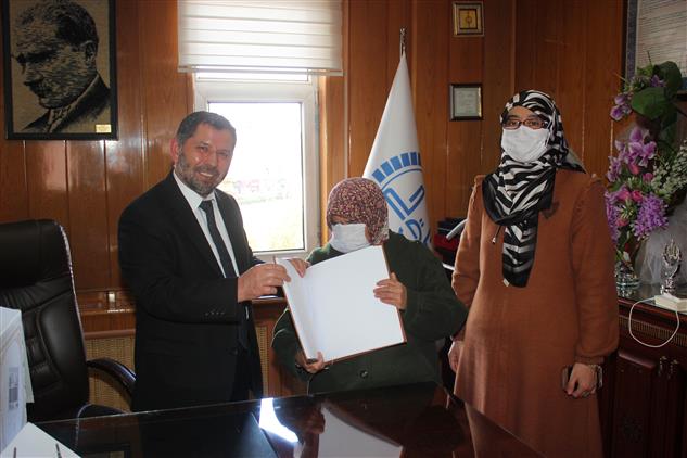 67 yaşındaki görme engelli kadın hafız oldu