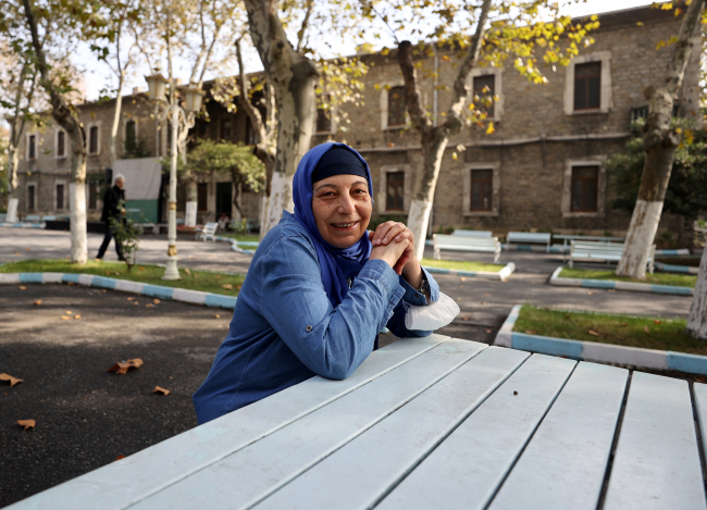 Yaşlıların saçları Darülaceze'nin 15 yıllık gönüllüsüne emanet