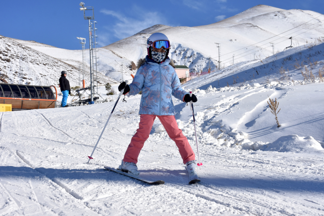 Palandöken'de pistler dolup taştı