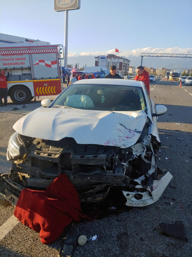 Balıkesir'de trafik kazası: 4 yaralı