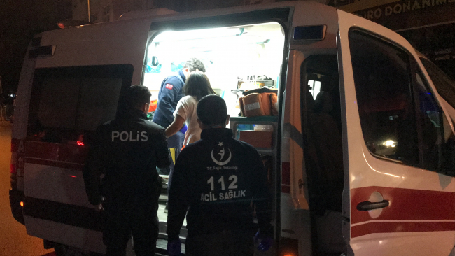 Tartışan sevgililer birbirlerini bıçakladı