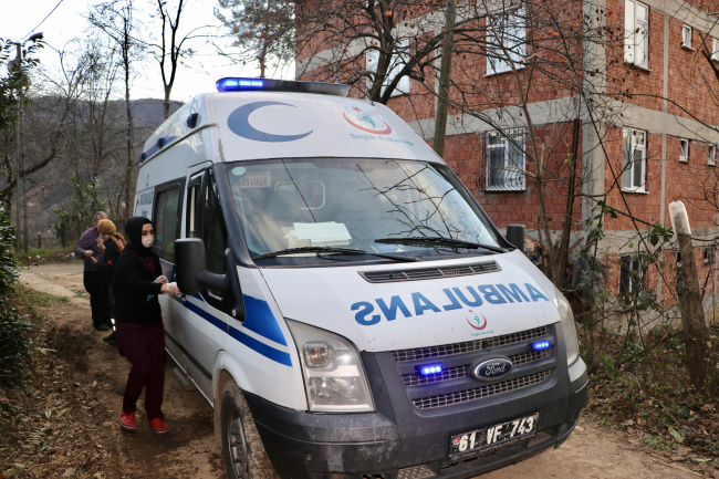 Trabzon'da örtü yangını: Çevredeki evler tahliye edildi