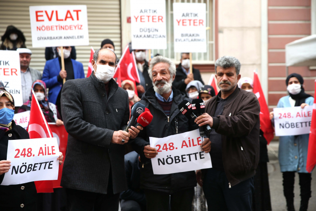 80 yaşındaki baba kızı için evlat nöbetinde