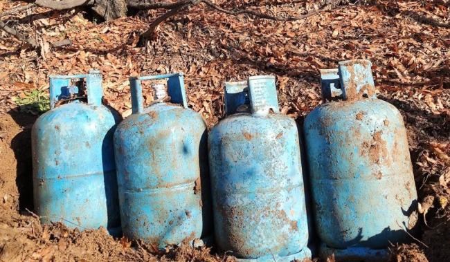 Bingöl'de teröristlerce kullanılan malzemeler ele geçirildi