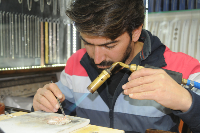 Mardinli çift, devlet desteğiyle telkari sanatı yaşatıyor