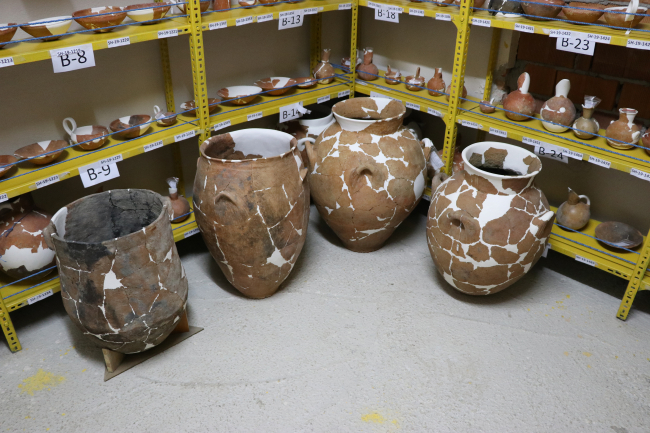 Kütahya'da höyük kazısında 4 bin 500 yıllık parçalar bulundu