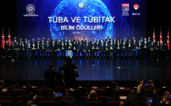 Emrehan Halıcı "Guinness Dünya Rekortmeni" unvanına sahip oldu