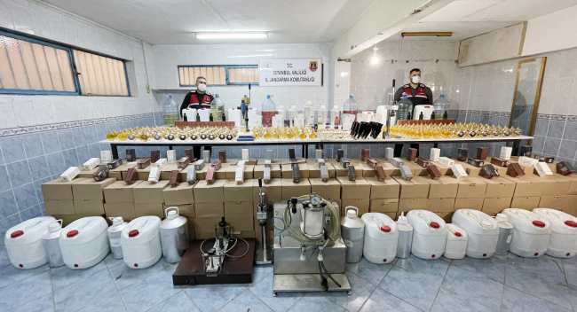 İstanbul'da 70 bin sahte parfüm ele geçirildi: 4 gözaltı