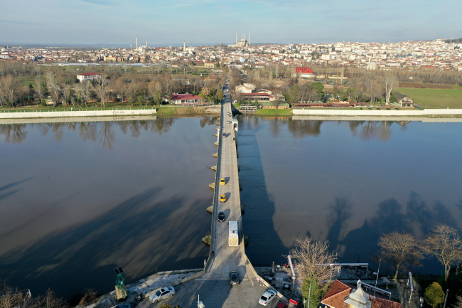 Edirne'de yağışlar nehir debilerini artırdı