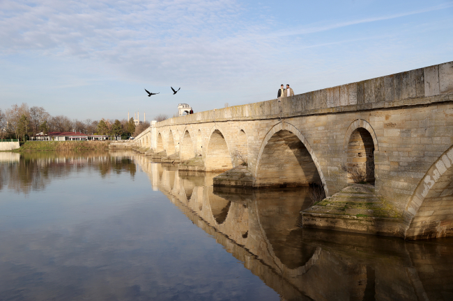Edirne'de yağışlar nehir debilerini artırdı
