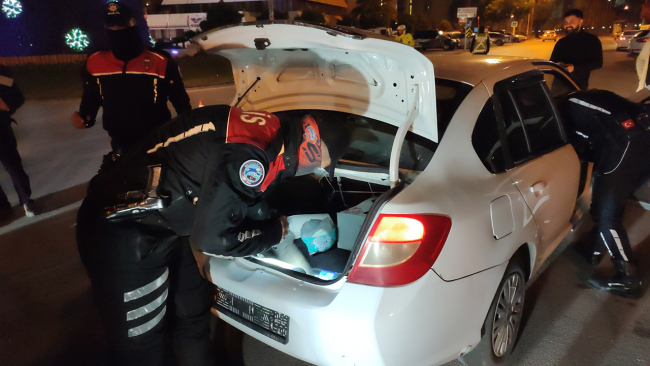 Adana'da huzur uygulaması: 51 gözaltı