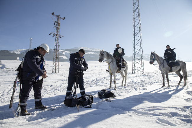 Elektrik arızasına atlı müdahale